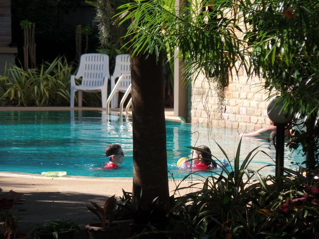 Babylon Pool Villas Nai Harn Exterior foto
